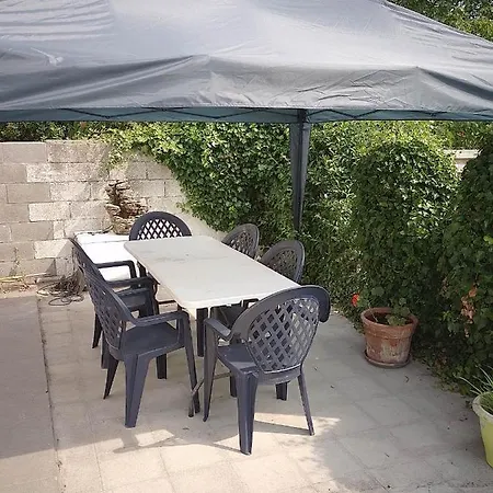 Appartement Rez-de-chaussee Avec Jardin Aeroport *