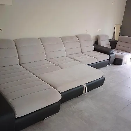 Rez-de-chaussee Avec Jardin Aeroport Appartement Courcelles